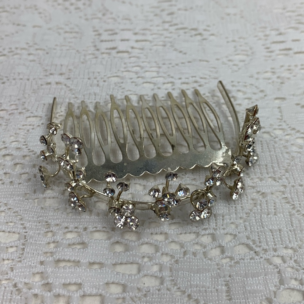 💰Bundle 3/$30 Rhinestone Sparkle Faux diamond Hair clip comb Silver Tiara